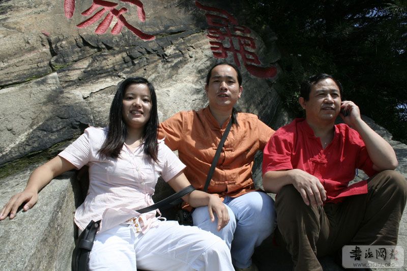 Ƭ 885 .jpg