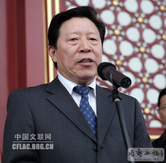 xin_40100530110837500872.jpg