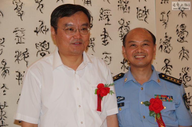 008ίǹ߽ڽ׭顶ӸƷǰӰ.JPG